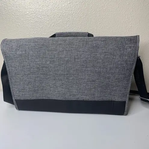 Young Living Essential Oils Messenger Bag Gray Shoulder Strap Many Pockets Clean