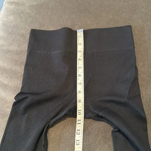 Women’s Black Activewear Set 2 Workout Tops & Leggings Size M NEW Size M