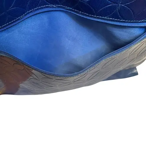 Vivid by Sukriti Blue Hand