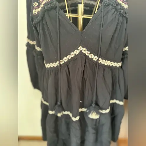 American Eagle  black embroidered long sleeve dress size XS