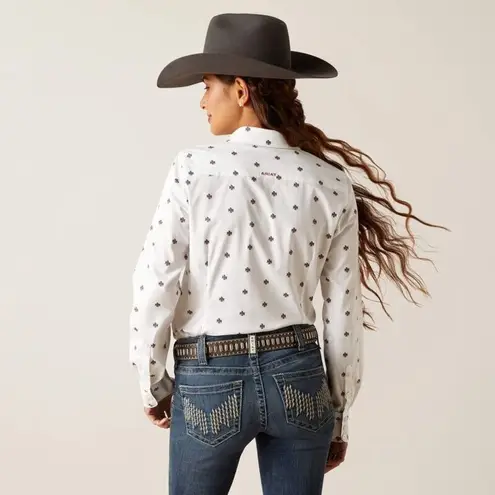 Ariat  Women's Kirby Fitted Thunderbird Western Aztec Shirt, White Size M