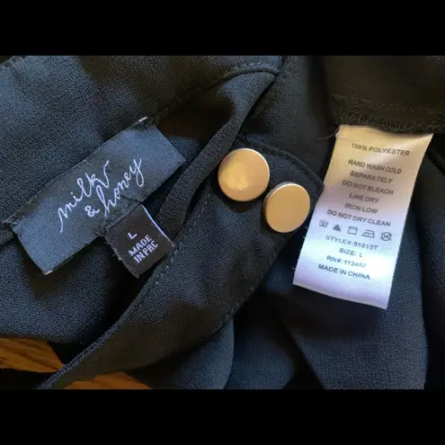 choker neck blouse in black size L Size L