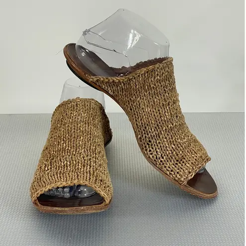 Cydwoq Asia Vintage Handmade Slip on Sandals Camel Size 38 US 8 Tan