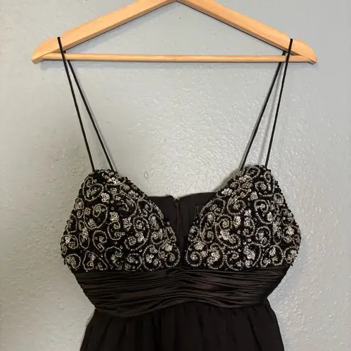 Mac Duggal Mac Duggal Black Beaded V Neck Chiffon Rose Hem Mini Formal Dress Size 4 Party