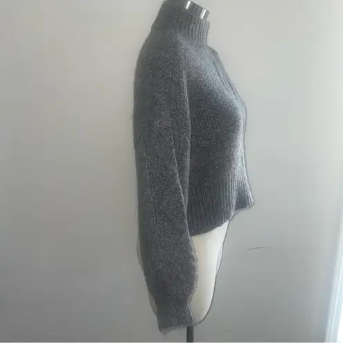 VERO MODA Gray Cable Knit Mock Neck Cropped Sweater Size Small