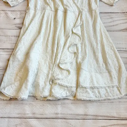 City Chic Garden Kisses White Lace Ruffle Dress Size 22 NWT
