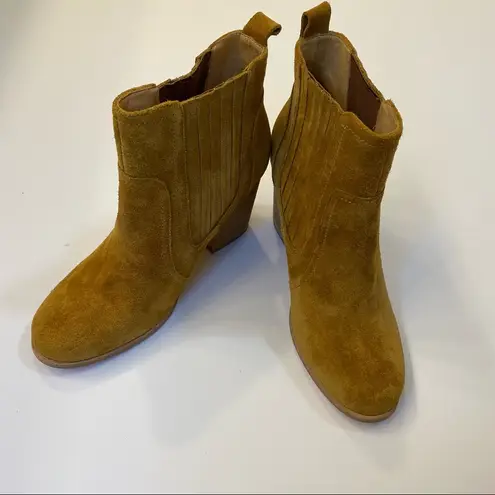 Bill Blass Anthropologie Women’s Bianca Buckthron leather ankle boots