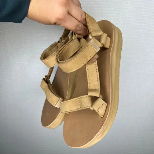 Teva Midform Universal Leather Sandals Women's Size 8 Tan Leather Casual Shoes