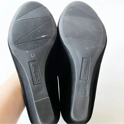 Rialto Freda Faux Suede Wedges Size 11 Black Round Toe Pump Witchy Goth Dark