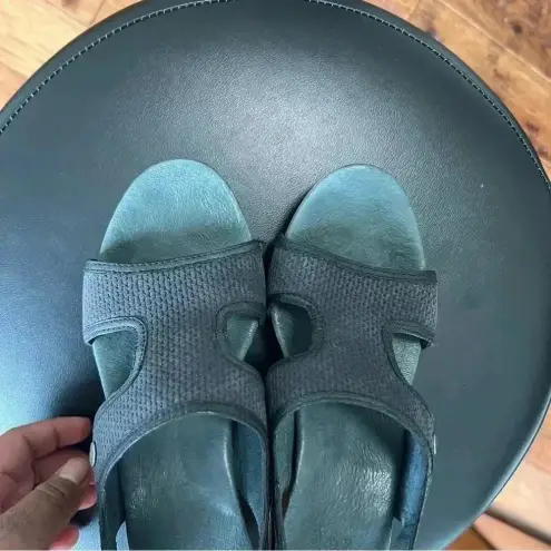 UGG  Lomita Clog Sandals Sz 6