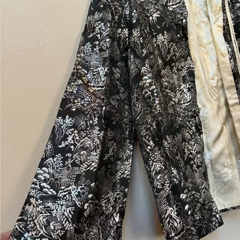 Vintage Asian Brocade Jacket Silver Black Metallic Tassel Frog Closures Size L Size L