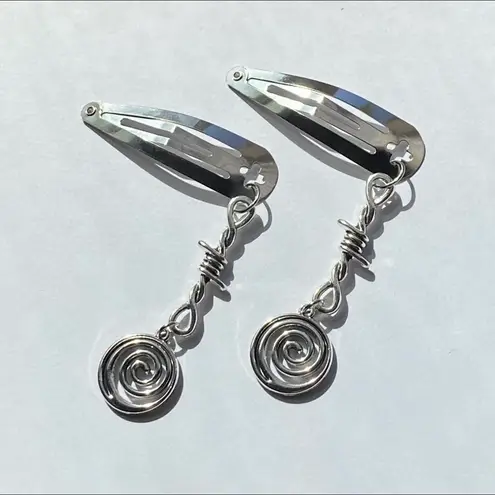 Handmade spike & spiral silver hair clips set of 2⭐️