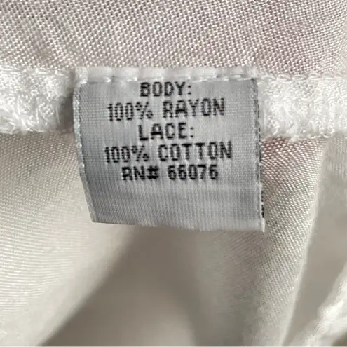 RAVIYA Crochet Inlay Lightweight V