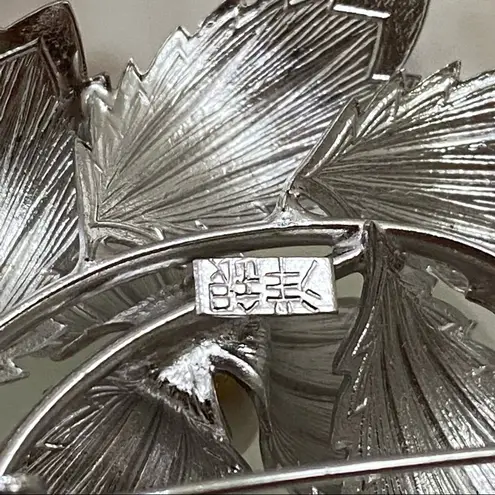 Vintage Asian 3D Flower Faux Pearl Brooch