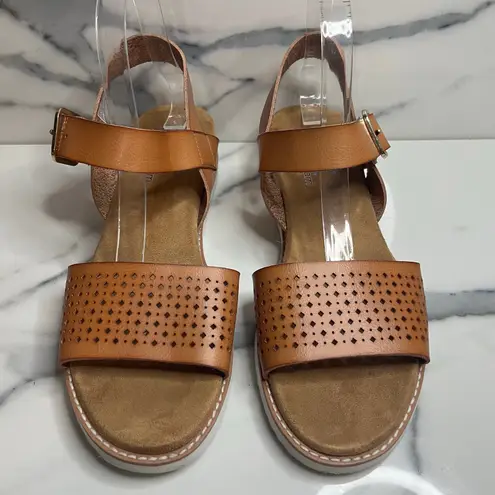 Bobs Skechers NWOB Women's Neutral Strappy Comfort Sunny Flair Sandals Sz 9 Brown