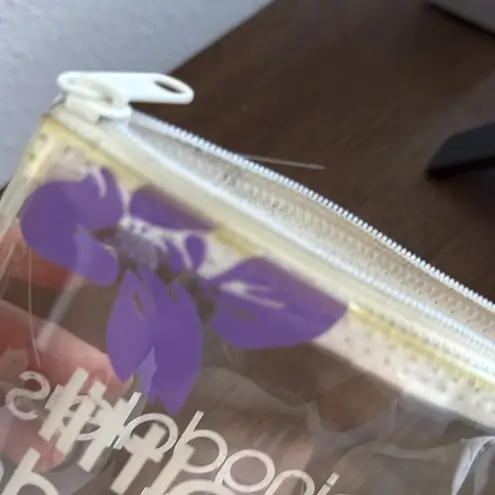 Bloomingdale's Hawaii Little Hawaii Cosmetic Bag Zip Pouch Hawaii Exclusive White