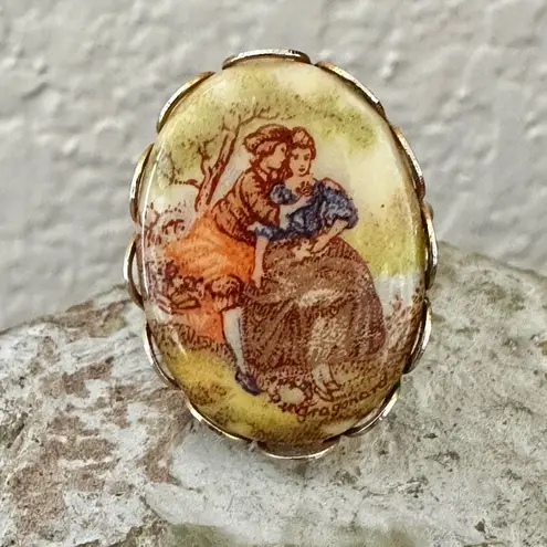 Vintage Transferware Porcelain Adjustable Ring ā Romantic Scene Motif