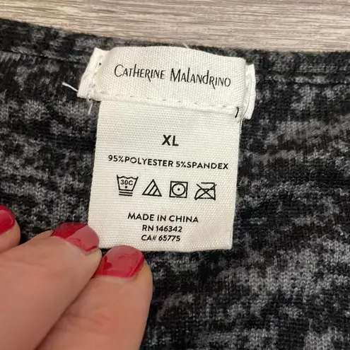 Catherine Malandrino Black & Gray Print Soft Long Sleeve V-Neck Women's Shirt XL