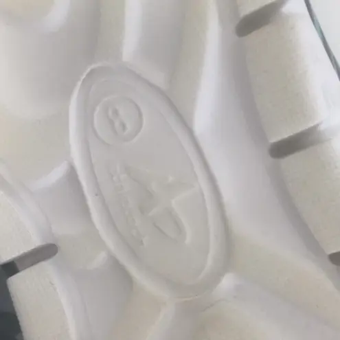 Women’s Light Walking Sneakers Gray Size 8