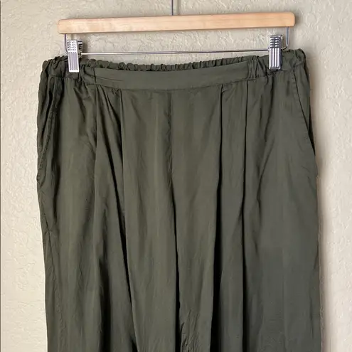 Neu nomads olive green wide leg crop flowy pants Size M
