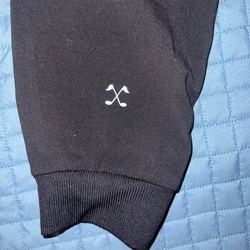 Vuori  Daily Joggers with golf logo