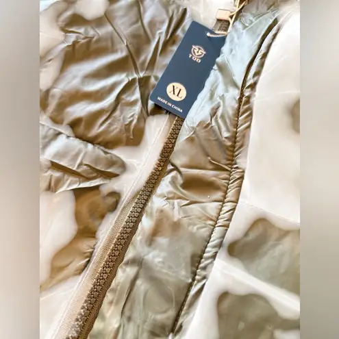 TQD Women’s Cropped Puffer Vest with Magnetic Button Closure