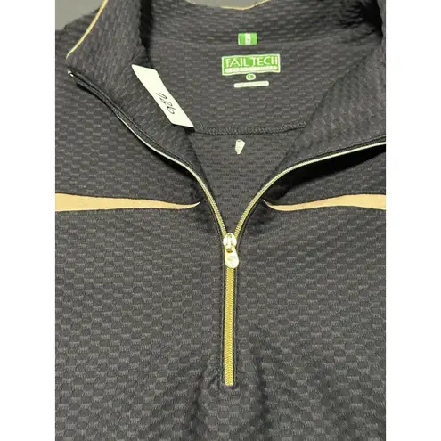 Tail Tech Performance 1/2 Zip Pullover in a textured Black size L. Size L