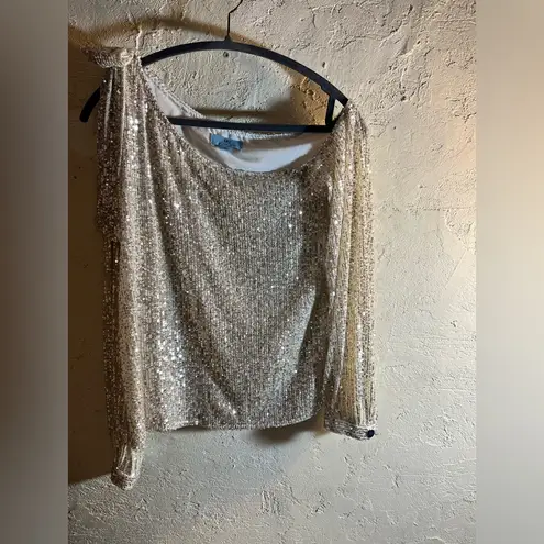 CeCe Sequin Top with stunning bow by , silver, beautifully constructed Med