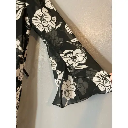 secret treasures black and white floral robe