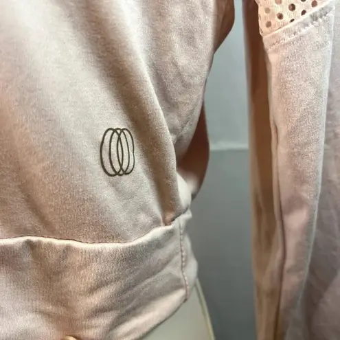 Balance Collection Balance Collection Athletic Crop Mesh Cutout on Sleeve Size Small