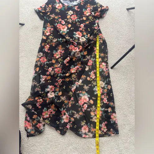 Sweet Rain Floral Black Top