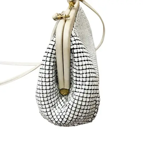 Whiting & Davis Vintage White Mesh Hand Bag Purse Kiss Closure, Shoulder Strap