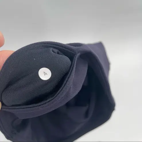 Lululemon  Athletica Navy Blue Cropped Leggings Capri Athleisure Gym Yoga Size 4