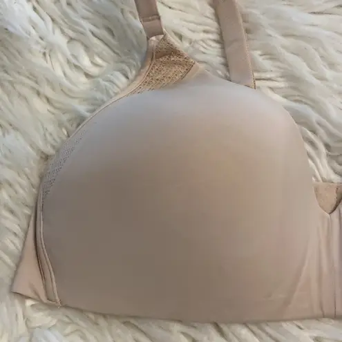 Warners Bra size 36B no wires have padding and adjustable stripes