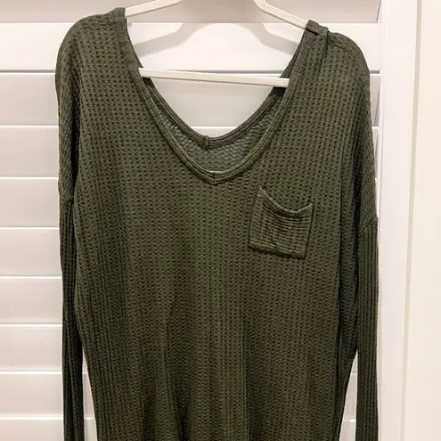 Chaser  Women’s Green Waffle Knit Long Sleeve V-Neck