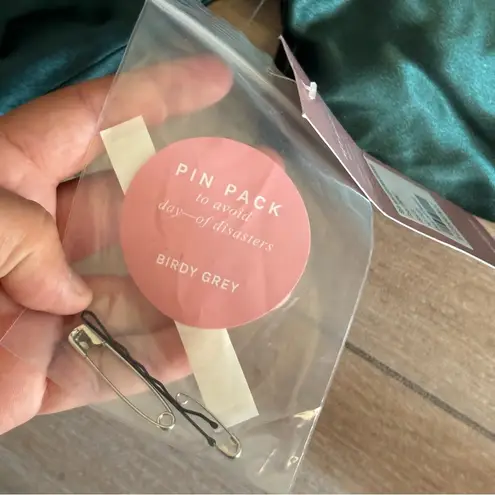 Birdy Grey NWT Jesse Kimono Satin Emerald Bridesmaid Maxi Dress Women Small