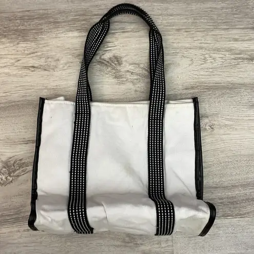 draper's & damon's White with Black Snap Top Tote Bag with Side Beverage Pockets