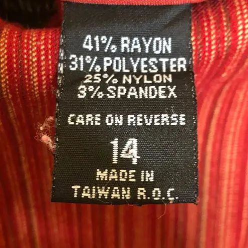 New York And Company Red Striped Capri Pants 14