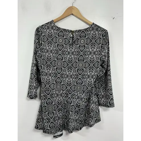 Roz & Ali Womans Petite Fit & Flare Blouse MP Black White Pullover Scoop Neck