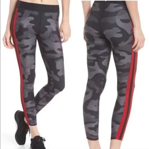 Ultracor Nwot Camo collegiate leggings size small