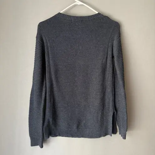 Bebe  sz S gray long sleeve cozy v-neck lace up sweater‎