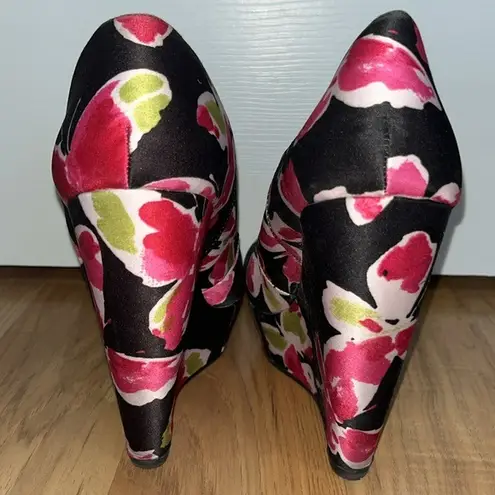 Elle Jessica butterfly platform wedged pumps