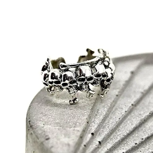 Gothic Skull and Bones Ring Silver Size 8