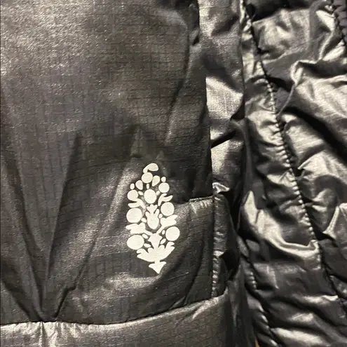 Free People Light As A Feather Packable Tunic Liner Black Size L