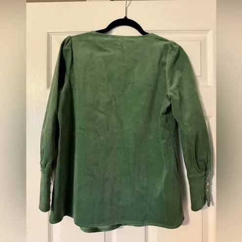 NWT Tuckernuck Green Corduroy V Neck Top
Size Medium