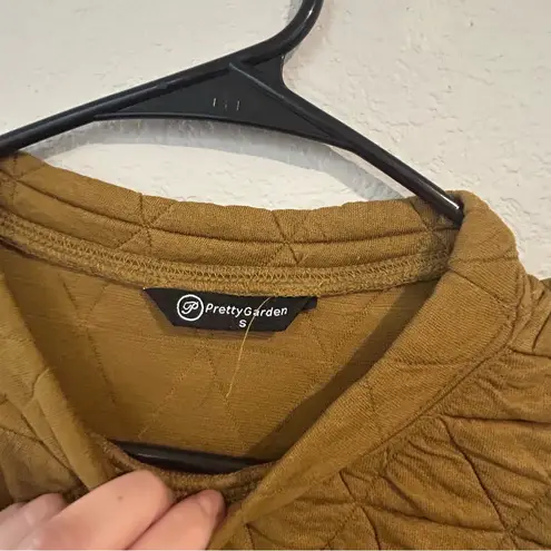 Pretty Garden Quilted Pullover Sweatshirt SMALL