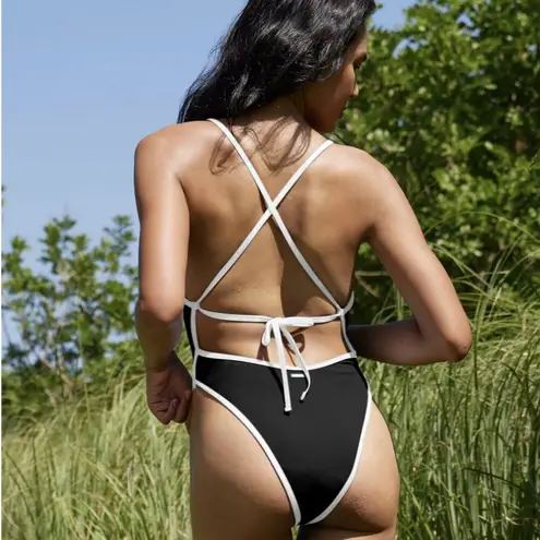 BERLOOK Black Contrast Trim One