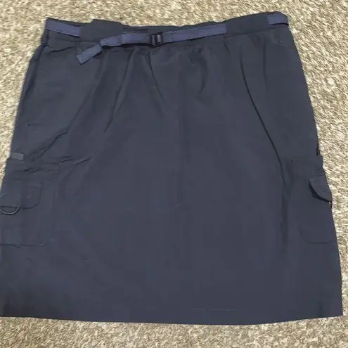 Columbia  cargo black woman skirt size LARGE belted elastic waist lots of pockets
