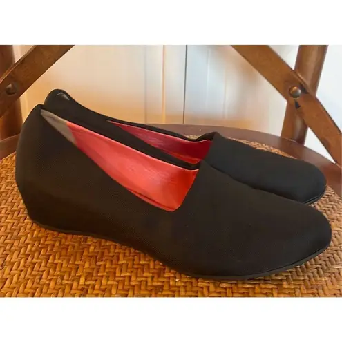 Aquatalia black wedge stretch loafer flats size 7.5