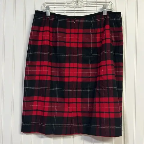 Talbots  100% Wool Red Black Plaid Knee Length Skirt Women’s size 16 Academia